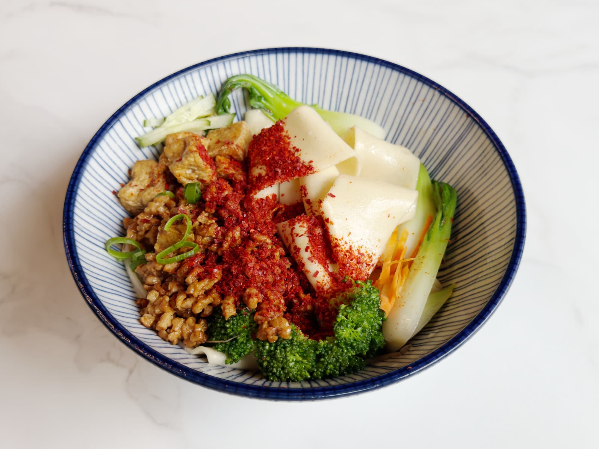 Tofu Heiße Chiliöl Bandnudeln
